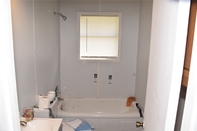 1106 Third, Athens, TX 75751