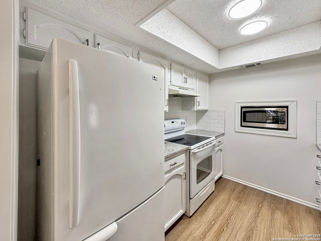 1239 Amanda, Canyon Lake, TX 78133