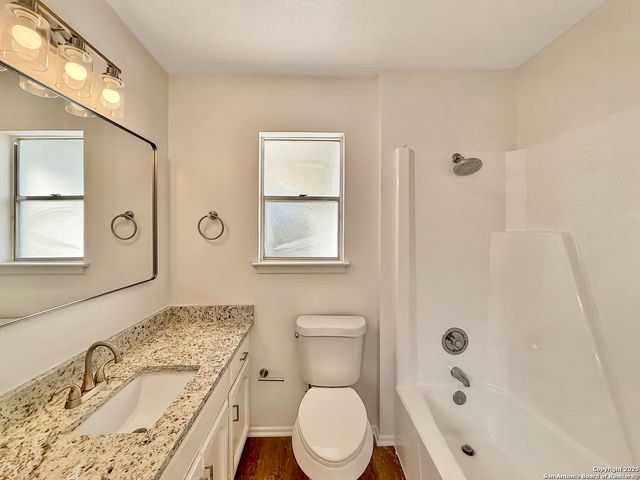 1239 Amanda, Canyon Lake, TX 78133