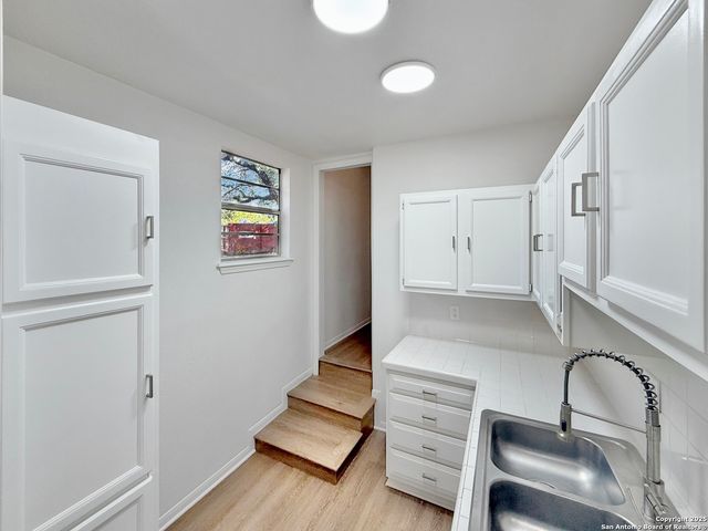1239 Amanda, Canyon Lake, TX 78133