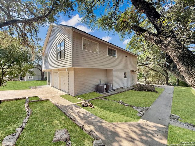 1239 Amanda, Canyon Lake, TX 78133