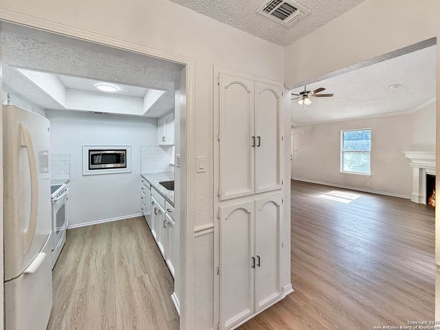 1239 Amanda, Canyon Lake, TX 78133