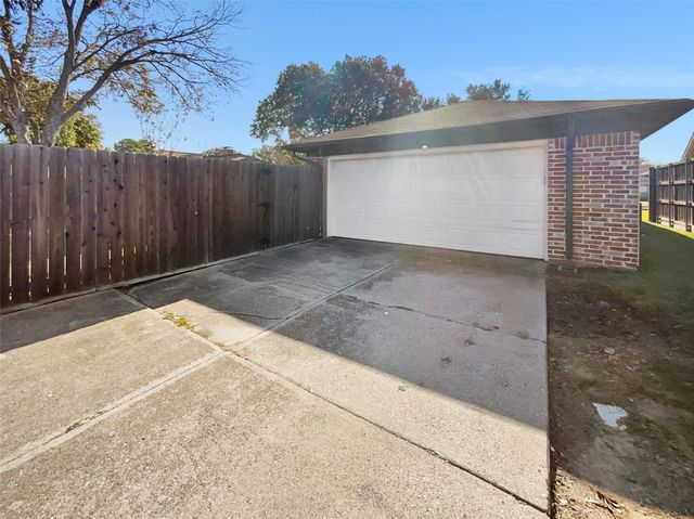 1127 Southwestern Drive, Richardson, TX 75081