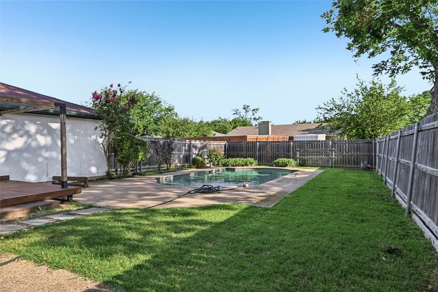 1127 Southwestern Drive, Richardson, TX 75081