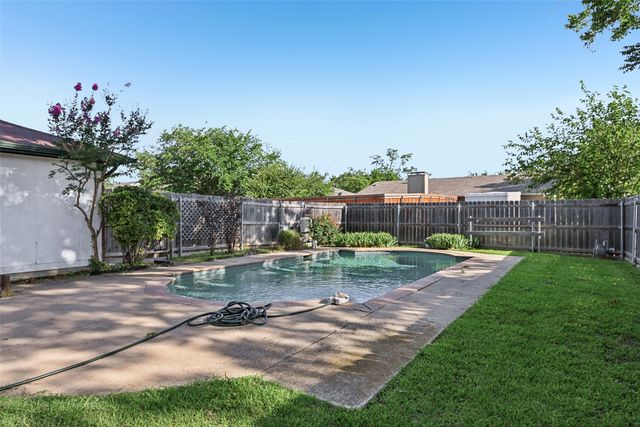 1127 Southwestern Drive, Richardson, TX 75081