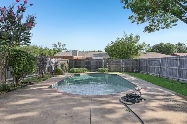 1127 Southwestern Drive, Richardson, TX 75081