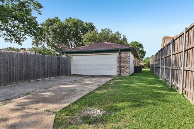 1127 Southwestern Drive, Richardson, TX 75081