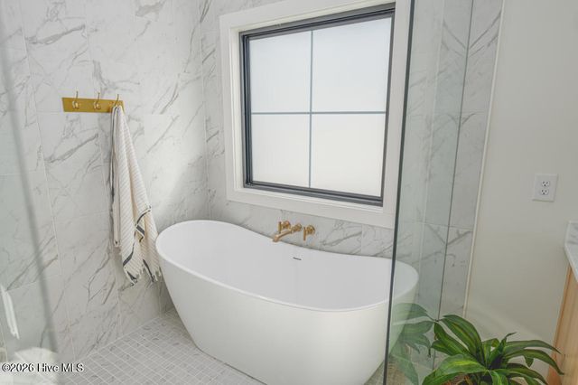 37 Wild Turkey Lane, Arapahoe, NC 28510