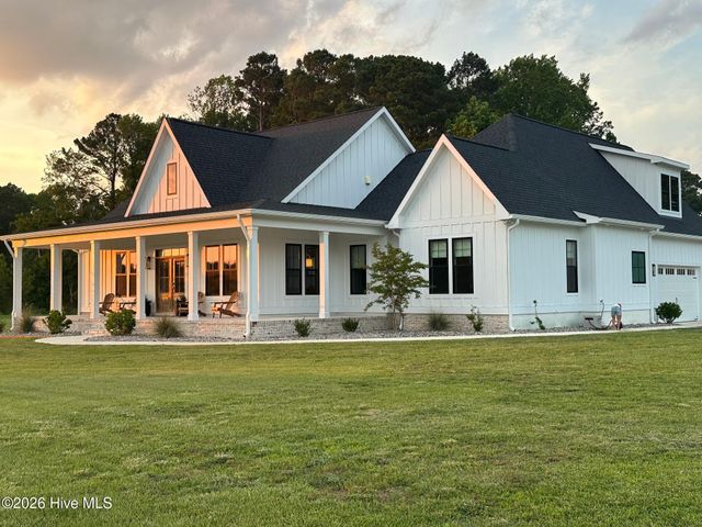 37 Wild Turkey Lane, Arapahoe, NC 28510