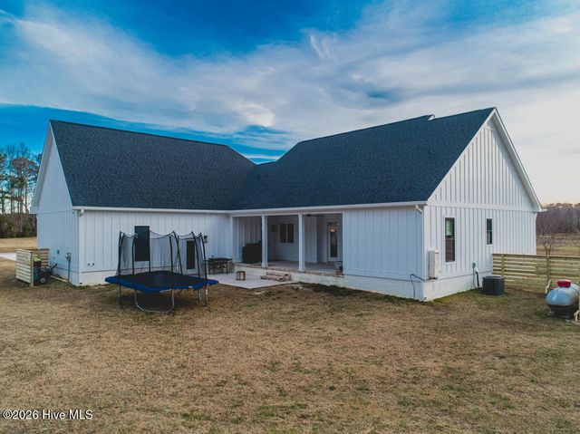 37 Wild Turkey Lane, Arapahoe, NC 28510