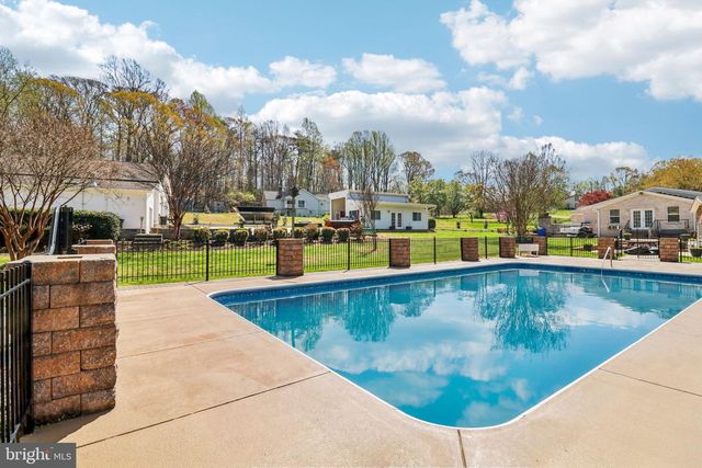 16970 TEAGUES POINT RD, Hughesville, MD 20637