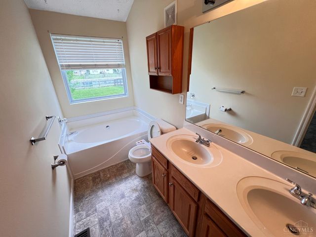 2150 Picketside Drive, Batavia Twp, OH 45103
