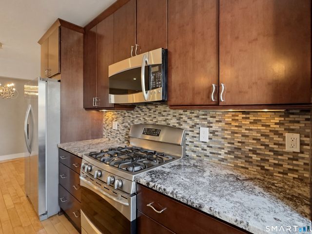 70 Strawberry Hill Avenue APT 2-2B, Stamford, CT 06902