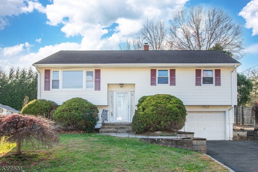 83 Mountain Ave, Hanover Twp., NJ 07927