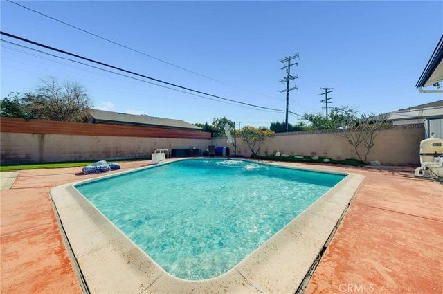 1012 E 45th, Long Beach, CA 90807