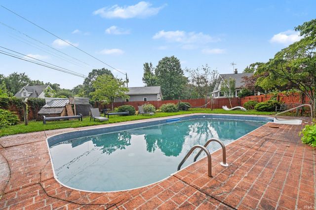 1429 ElReno Street, Elkhart, IN 46516