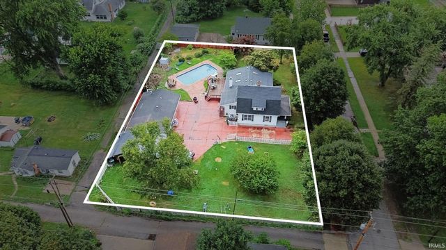 1429 ElReno Street, Elkhart, IN 46516