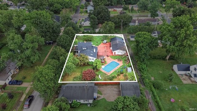 1429 ElReno Street, Elkhart, IN 46516