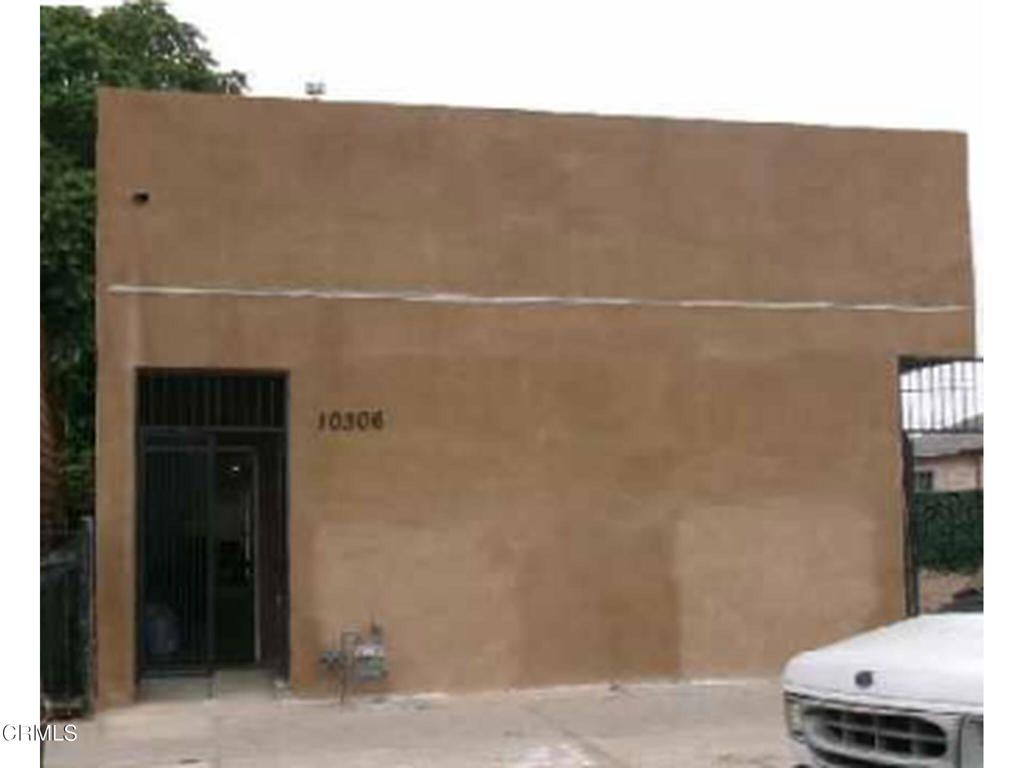 10306 S Vermont Avenue, Los Angeles, CA 90044 — exterior