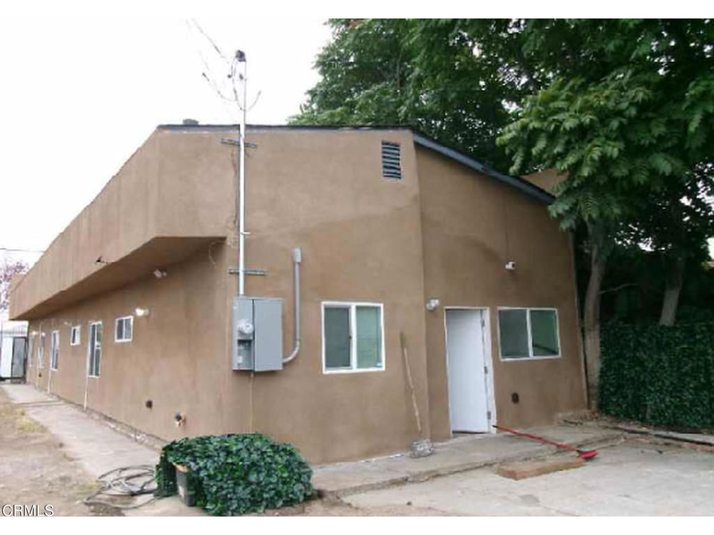 10306 S Vermont Avenue, Los Angeles, CA 90044 — photo 2