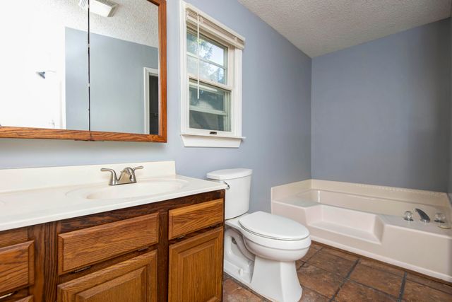 1340 W Mesa Drive, Nixa, MO 65714