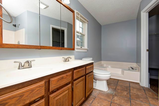 1340 W Mesa Drive, Nixa, MO 65714