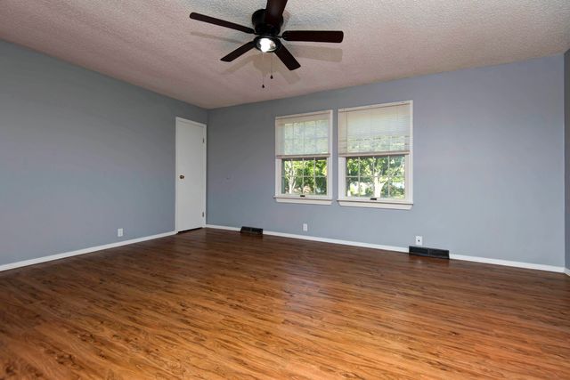 1340 W Mesa Drive, Nixa, MO 65714