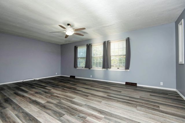 1340 W Mesa Drive, Nixa, MO 65714