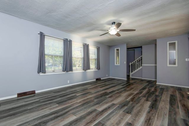 1340 W Mesa Drive, Nixa, MO 65714