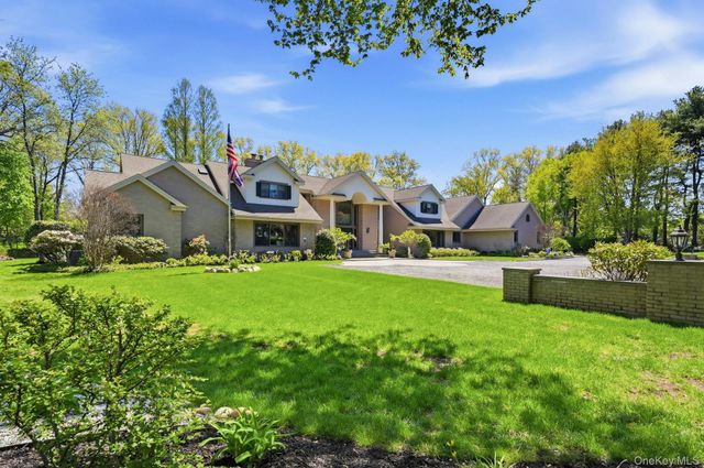 10 Fox Meadow Lane, Lloyd Harbor, NY 11743