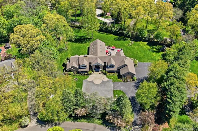 10 Fox Meadow Lane, Lloyd Harbor, NY 11743
