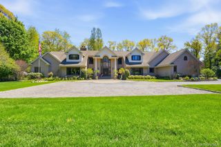 10 Fox Meadow Lane, Lloyd Harbor, NY 11743