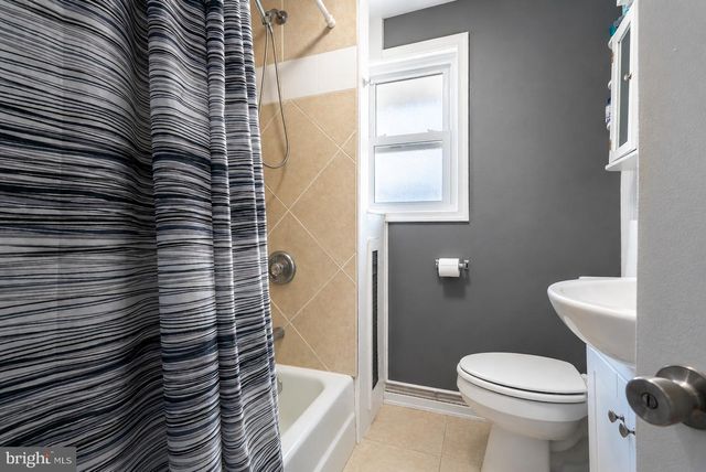 113 PENN ST, Pennsburg, PA 18073