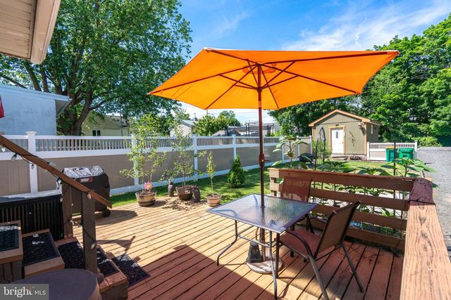 113 PENN ST, Pennsburg, PA 18073