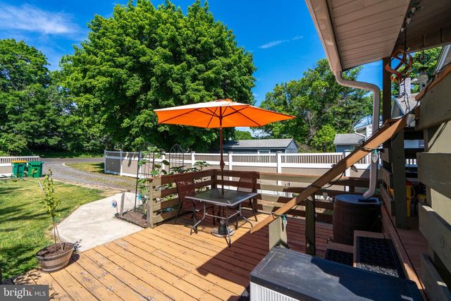 113 PENN ST, Pennsburg, PA 18073