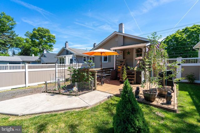 113 PENN ST, Pennsburg, PA 18073