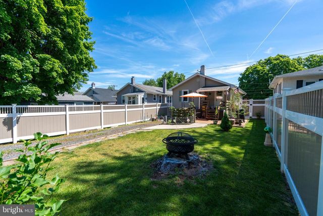 113 PENN ST, Pennsburg, PA 18073