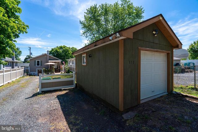 113 PENN ST, Pennsburg, PA 18073