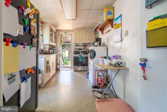 113 PENN ST, Pennsburg, PA 18073