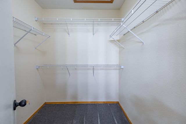 1957 W Nottingham Street, Springfield, MO 65810