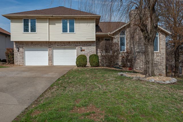 1957 W Nottingham Street, Springfield, MO 65810