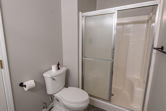 1957 W Nottingham Street, Springfield, MO 65810