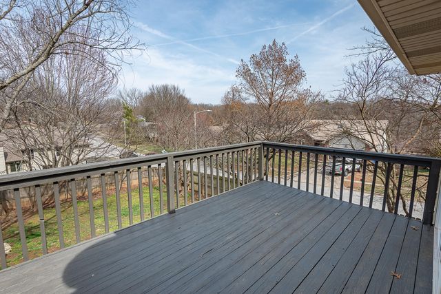 1957 W Nottingham Street, Springfield, MO 65810