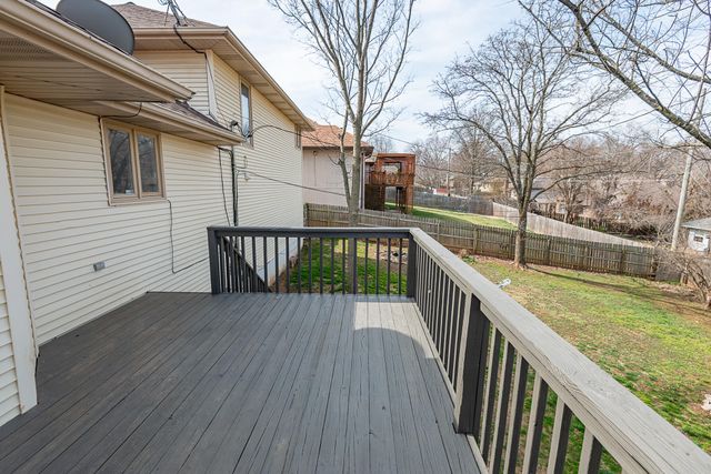 1957 W Nottingham Street, Springfield, MO 65810