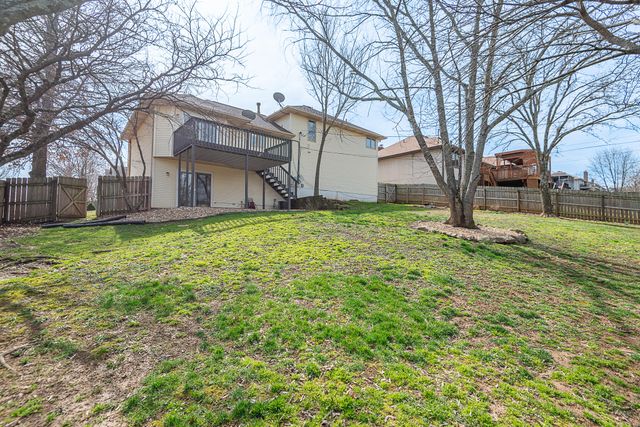 1957 W Nottingham Street, Springfield, MO 65810