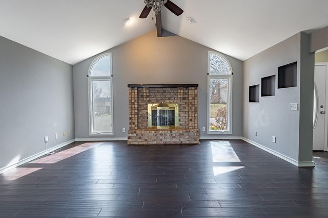 1957 W Nottingham Street, Springfield, MO 65810