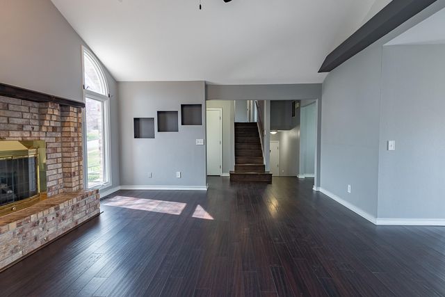 1957 W Nottingham Street, Springfield, MO 65810