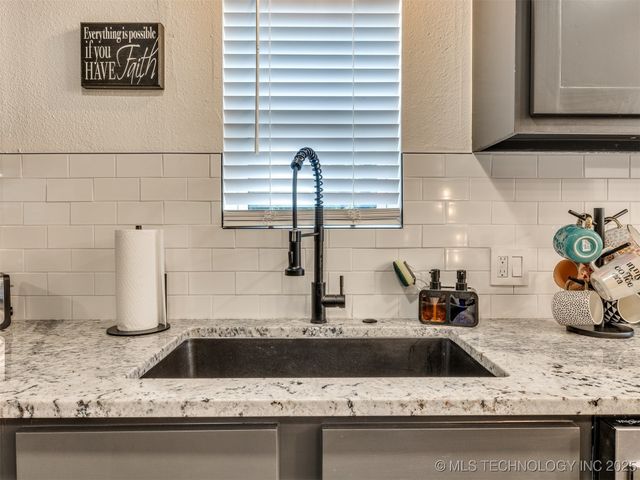 11 Port Duncan, Afton, OK 74331