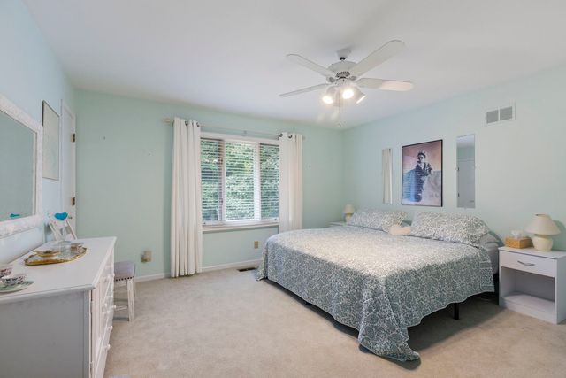 2383 Shady Lane, Highland Park, IL 60035