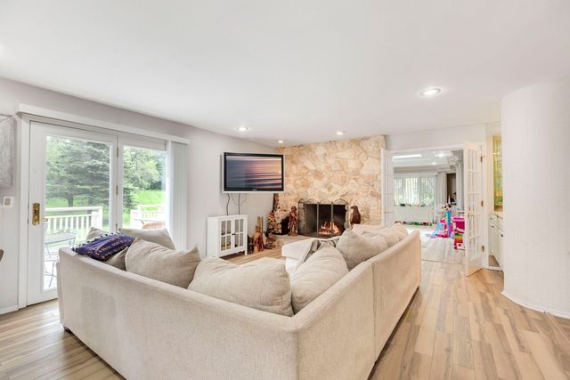 2383 Shady Lane, Highland Park, IL 60035